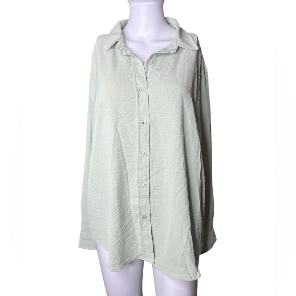 Ultra Flirt Women's Light Green Button-Up Shirt Size Large